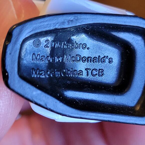 Hasbro Transformers Strongarm #5 4.5” White McDonald’s Toy Action Figure 2016 - Picture 6 of 6